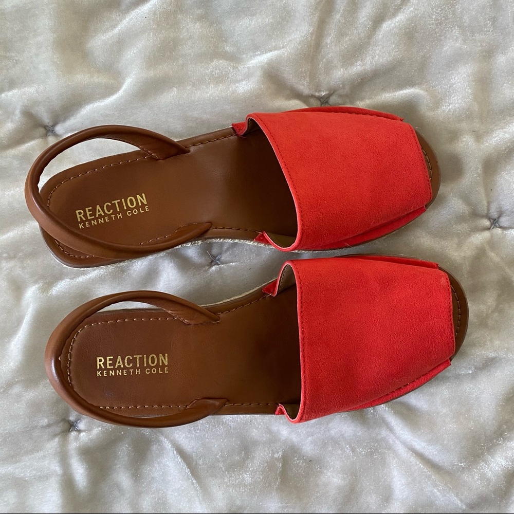 🌿 Red Kenneth Cole Reaction Fine Glass Espadrille Wedge - 7.5